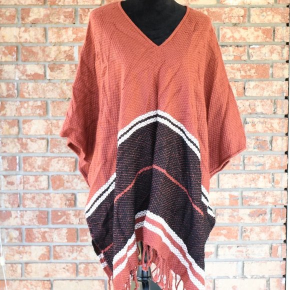 TREASURE Bond Poncho - Picture 1 of 7